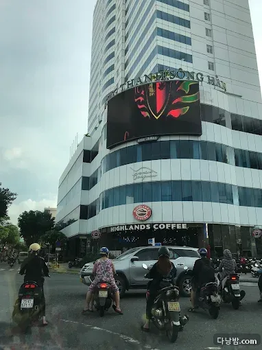 다낭 원오페라 가라오케 실내 사진 2/5 — 한강 서안 북측·하이쩌우 권역 가라오케